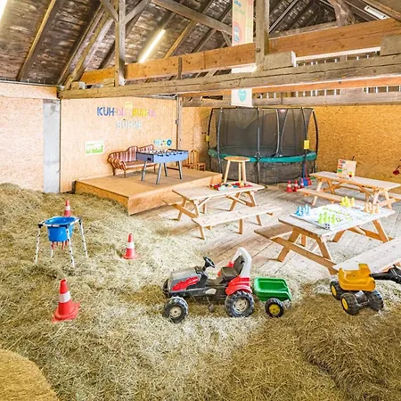 Farm stay Bio-Bauernhof-Hotel Matlschweiger *