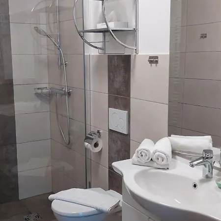 Farm stay Bio-Bauernhof-Hotel Matlschweiger *