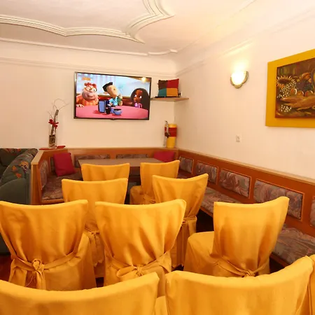 Farm stay Bio-Bauernhof-Hotel Matlschweiger